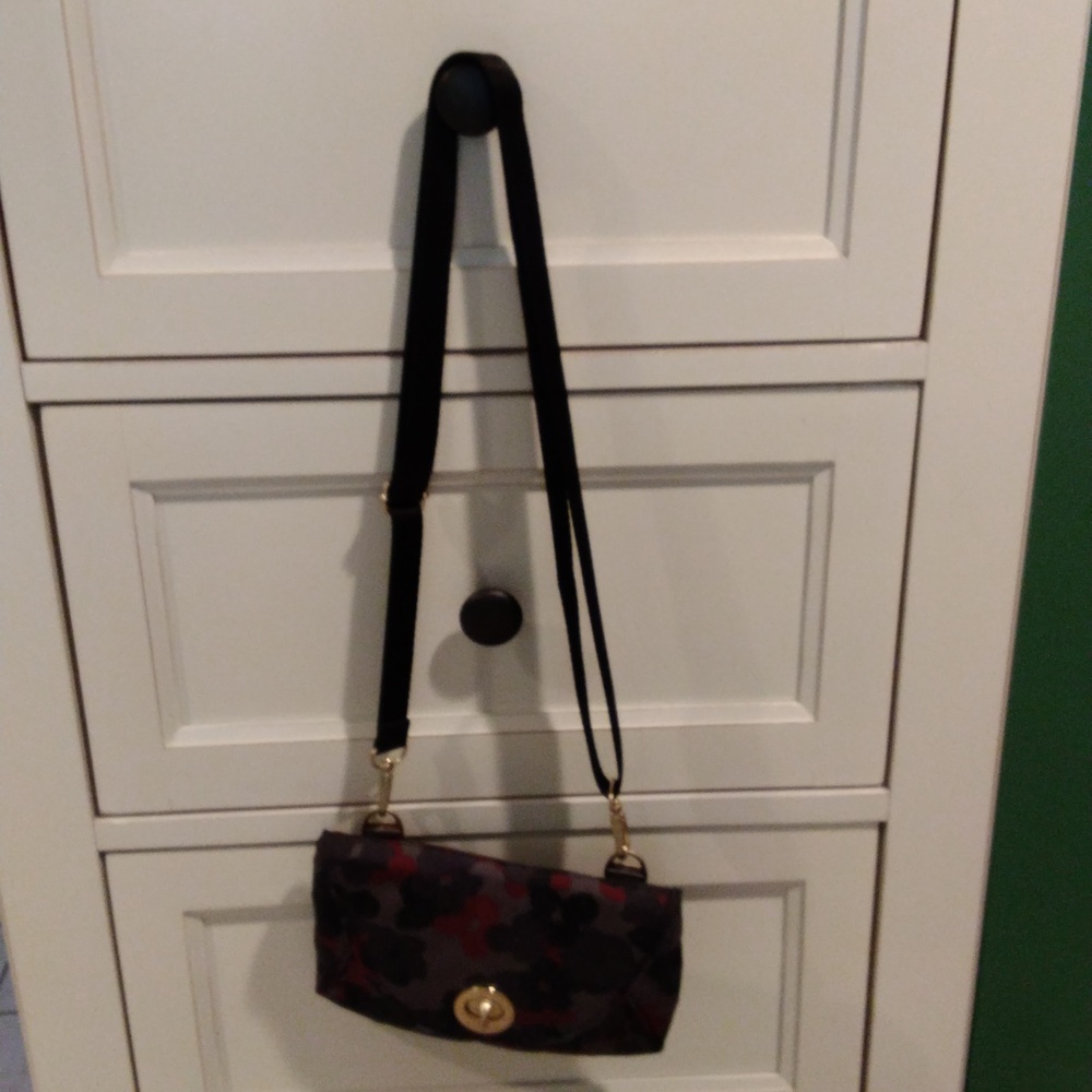 BAGGALLINI Stylish Camouflage Compact Crossbody Bag